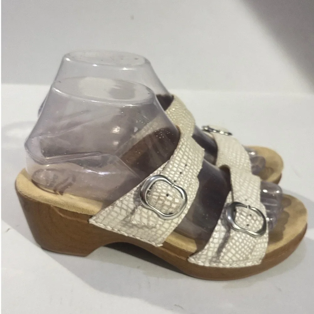 Dansko Sophie slip on leather sandals women's size 38 US 8 cream/ beige comfort